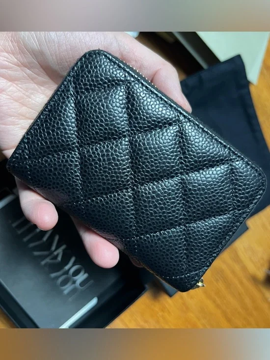 CHANEL Black Quilted Caviar Leather Card Case with Gold Logo - Picture 5 of 11